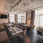 Avenue Pallova 28 Hotel