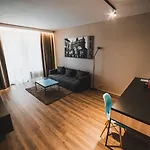Avenue Pallova 28 Hotel 4*