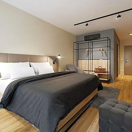 Avenue Pallova 28 Ξενοδοχείο 4*