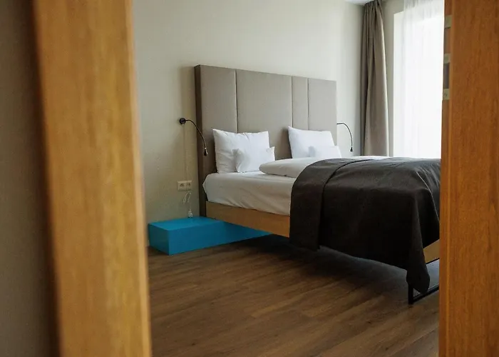 Avenue Pallova 28 호텔 4*