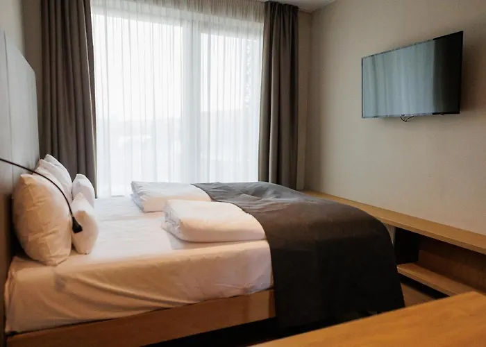 Avenue Pallova 28 4*