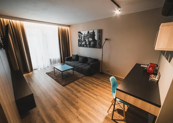 Avenue Pallova 28 호텔 4*