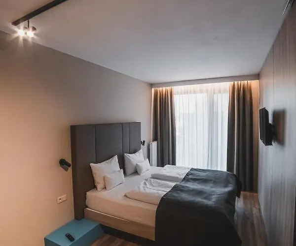 Avenue Pallova 28 4*