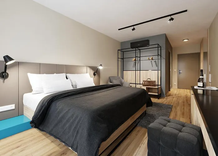 Avenue Pallova 28 4*