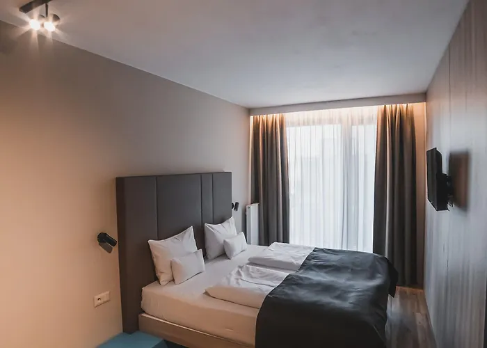 Avenue Pallova 28 호텔 4*