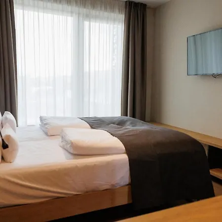 Avenue Pallova 28 4*